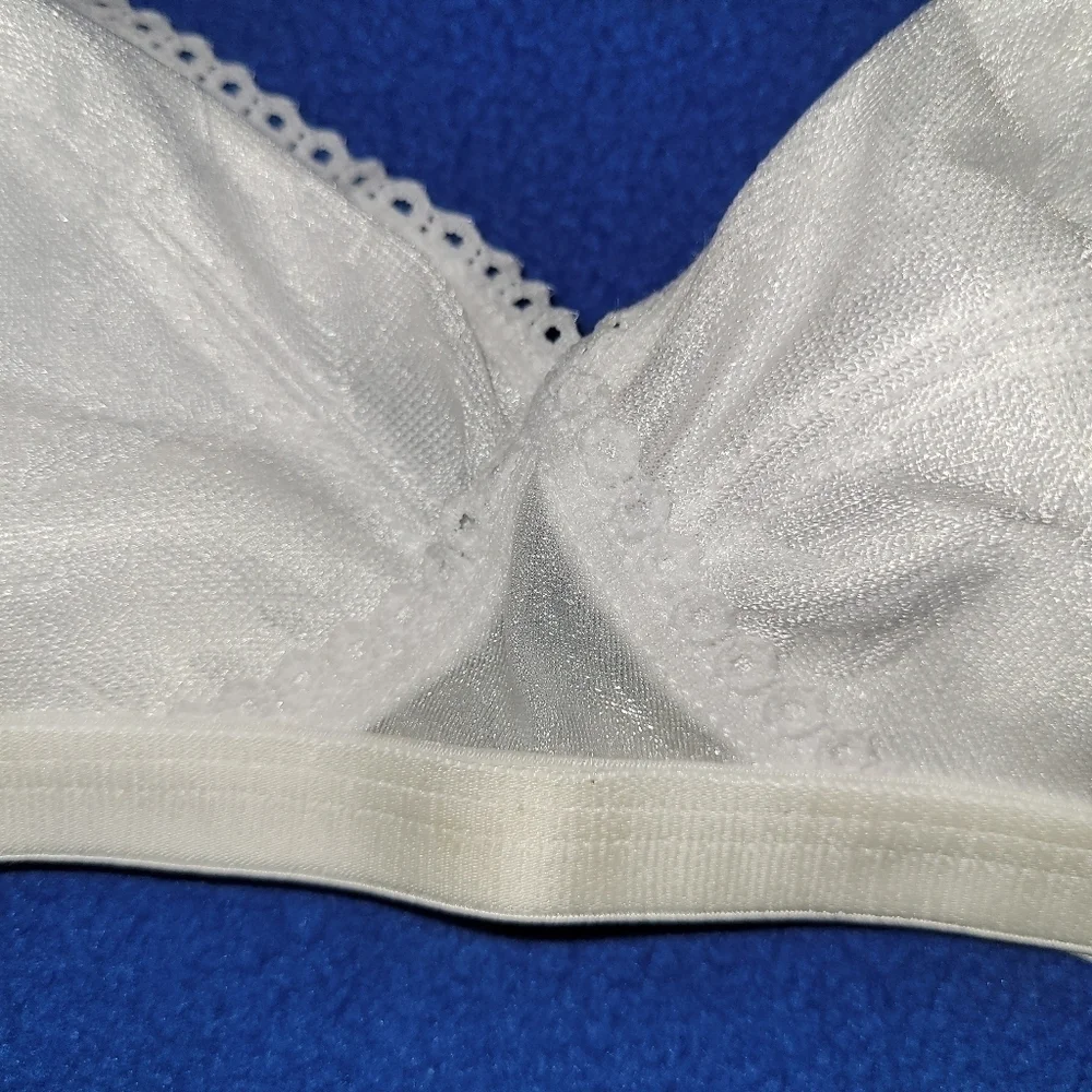 Playtex sample NWOT style 34B